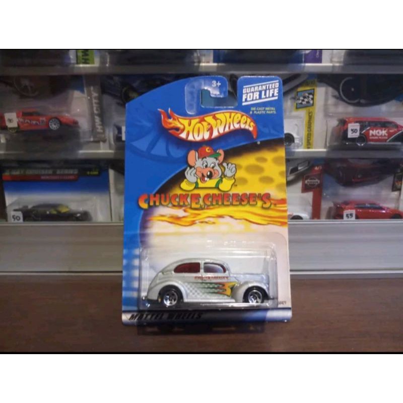 Hot Wheels Fat Fendeered 40 - ChuckE.Cheeses