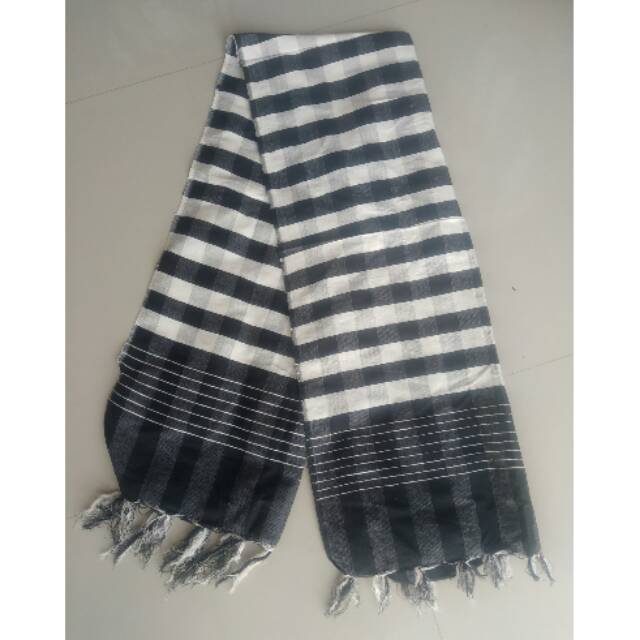 Selendang poleng Bali