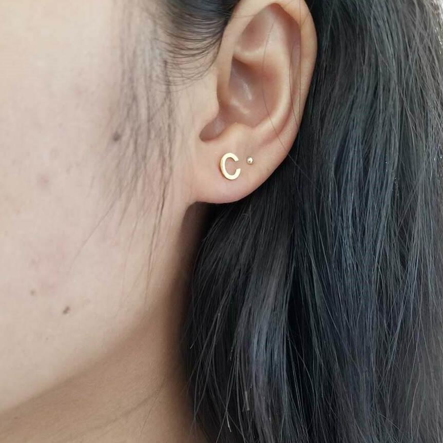 Terlaris.. Anting Tusuk Emas Huruf / Inisial / Abjad / Alfabet 8K - SDW Gold -