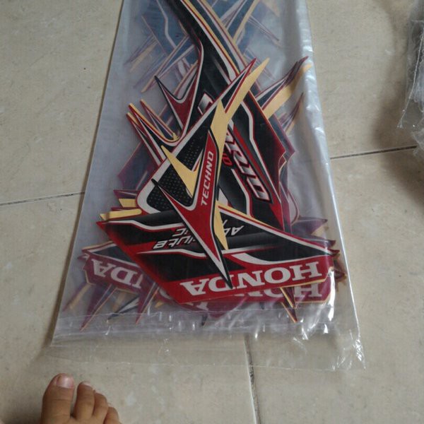 Striping Stiker Les Body Vario Techno 2010 110 Merah