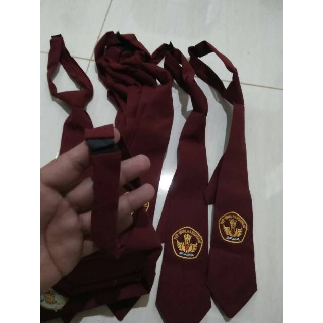 AM Promo   Dasi SD bordir logo tutwurihandayani