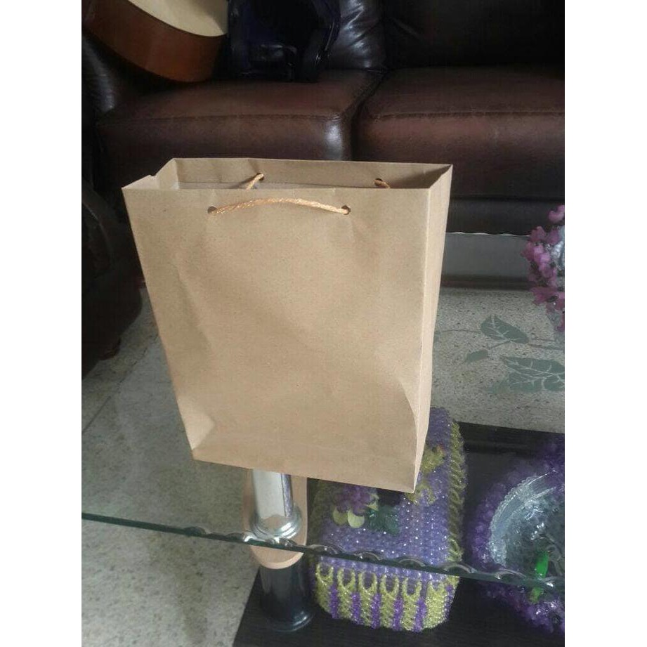 

Tas Kertas / Paper Bag Polos Tali Rotan Uk 18 X 5 X 22