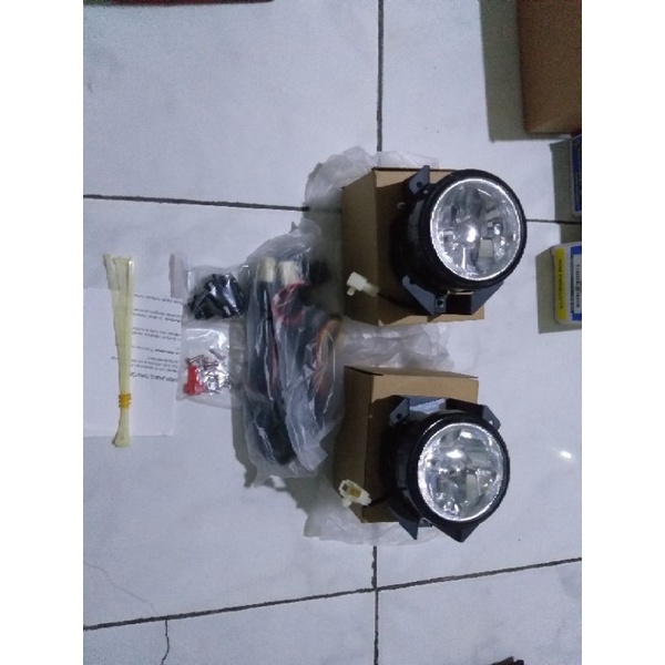 FOG LAMP AVANZA LAMA LAMPU KABUT AVANZA LAMA 2004-2006 1 SET