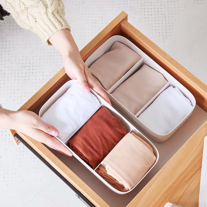 UNIGOOD - 3 Grid Kotak Organizer Penyimpanan Kosmetik Pakaian Dalam Sock Storage Box