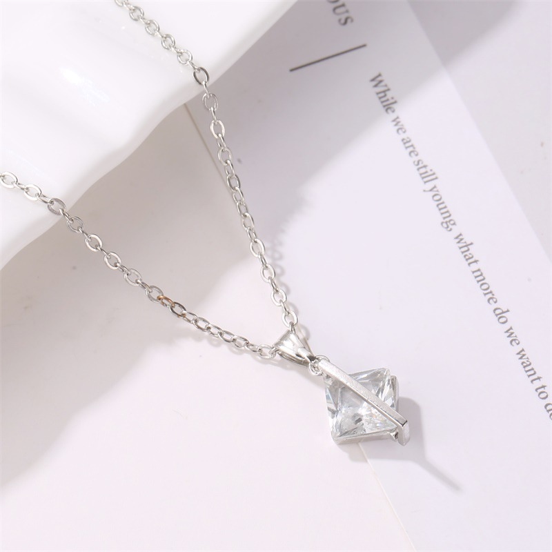 Fashion small fresh necklace cold wind square zircon necklace new clavicle chain ins wind niche jewelry