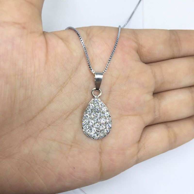 Kalung Titanium Wanita Elegan Liontin lonjong permata full Termurah Anti Karat