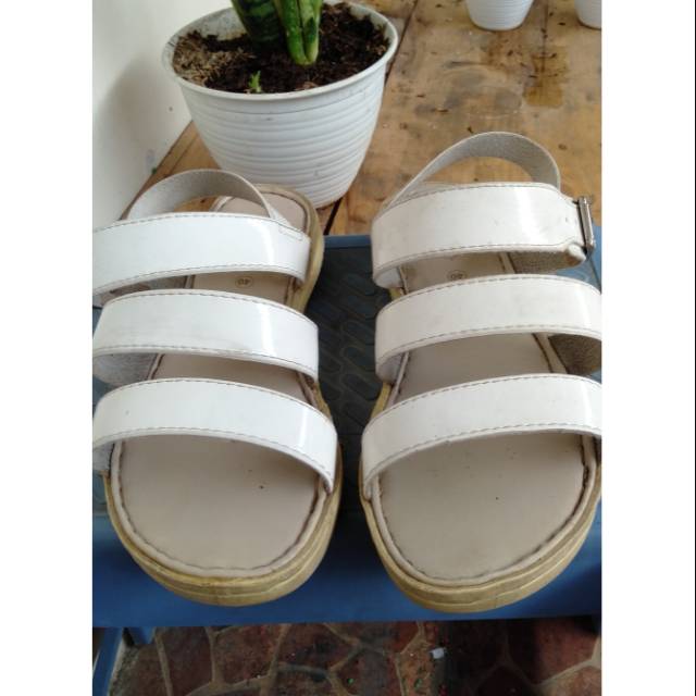 PRELOVED SEPATU SENDAL WANITA EKYDO