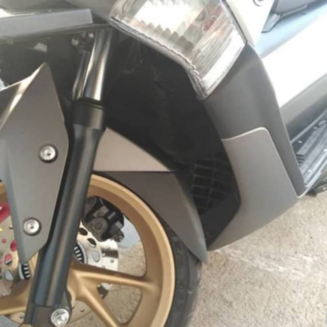 Sambungan spakbor depan yamaha nmax 2020