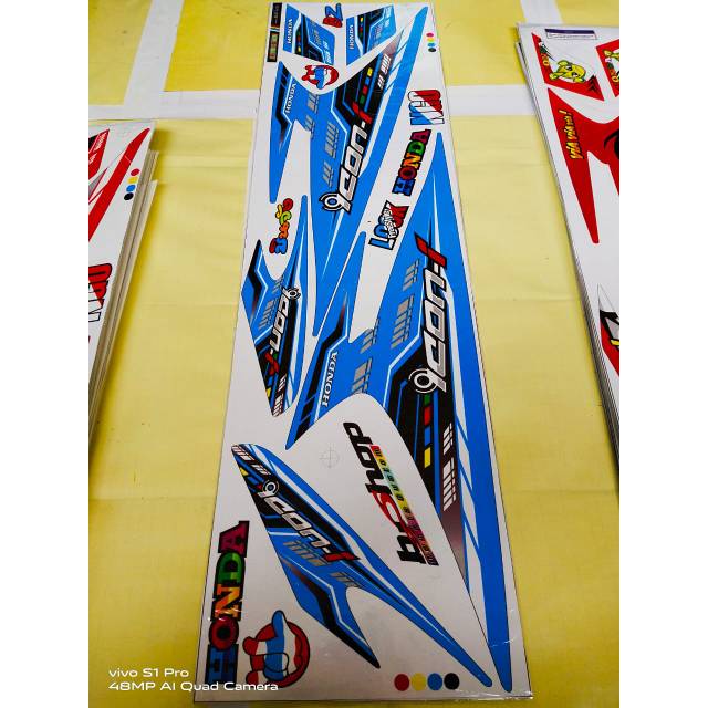 Striping beat karbu icon Thailand biru