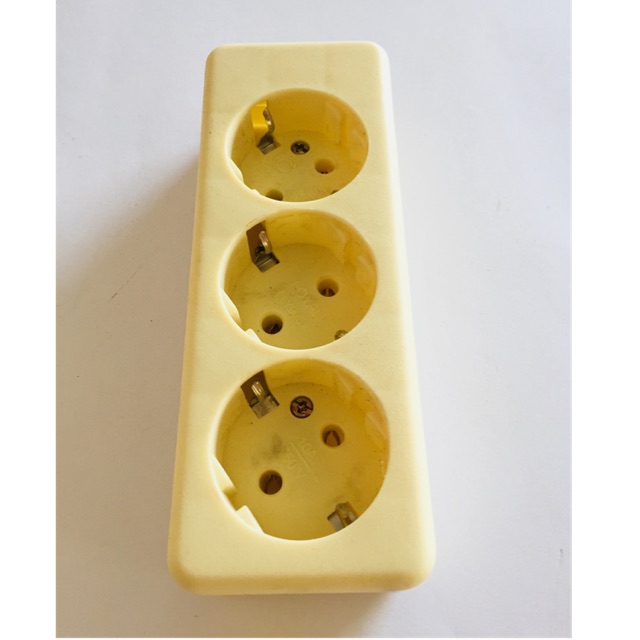 STOP KONTAK ARDE 3 LUBANG LOYAL