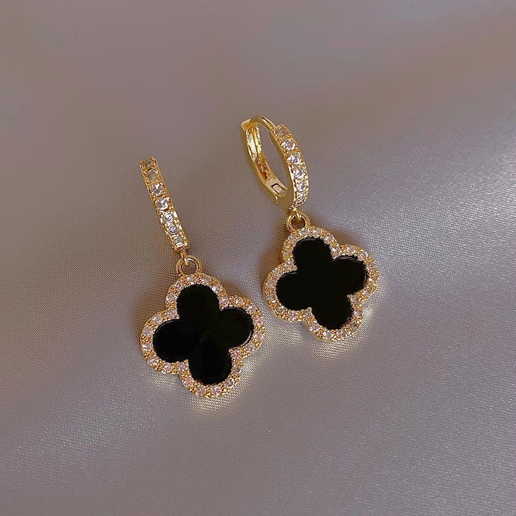 Anting Tusuk Sterling Silver 925 Desain Clover Hias Berlian Imitasi Gaya Vintage / Klasik Untuk Wanita