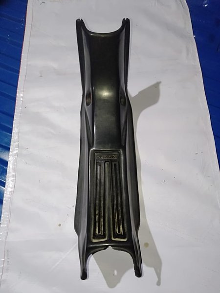 Legshield cover sayap tengah suzuki Rc 100 rc100 bravo ori original
