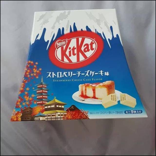 

KitKat Kit Kat Strawberry Cheesecake Cheese Cake Wafer Import Japan Wafer Stroberi Cheesecake Jepang dalam Kemasan Box Gunung Fuji Limited Edition