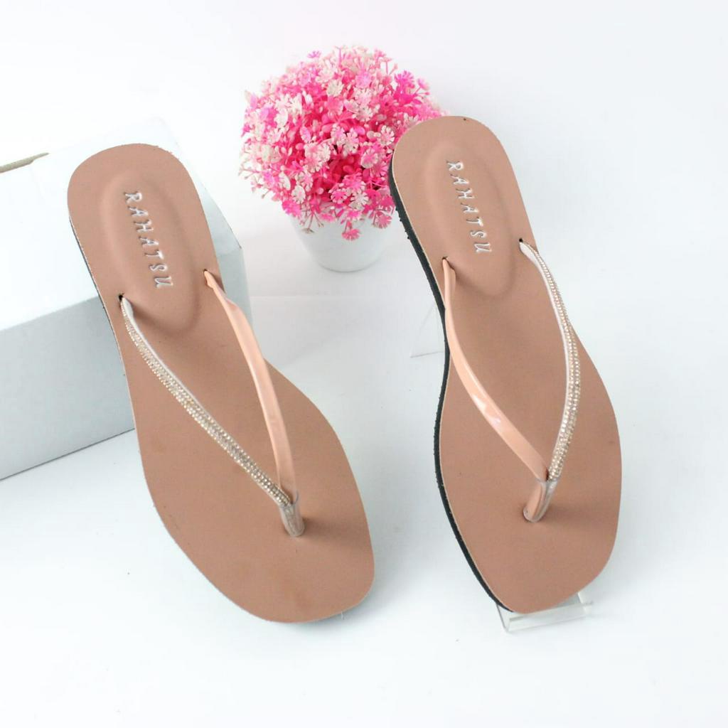 NEW SANDAL JEPIT WANITA KEKINIAN DAN SIMPEL