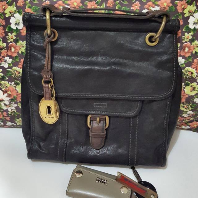 SOLD---Tas Fossil Emory Crossbody Black