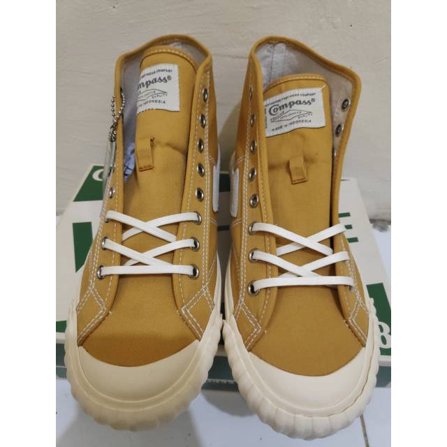 Sepatu Compass Vintage 98