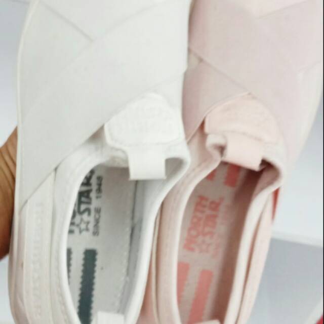 Sepatu casual wanita Bata original tanpa tali Bahan sintetis