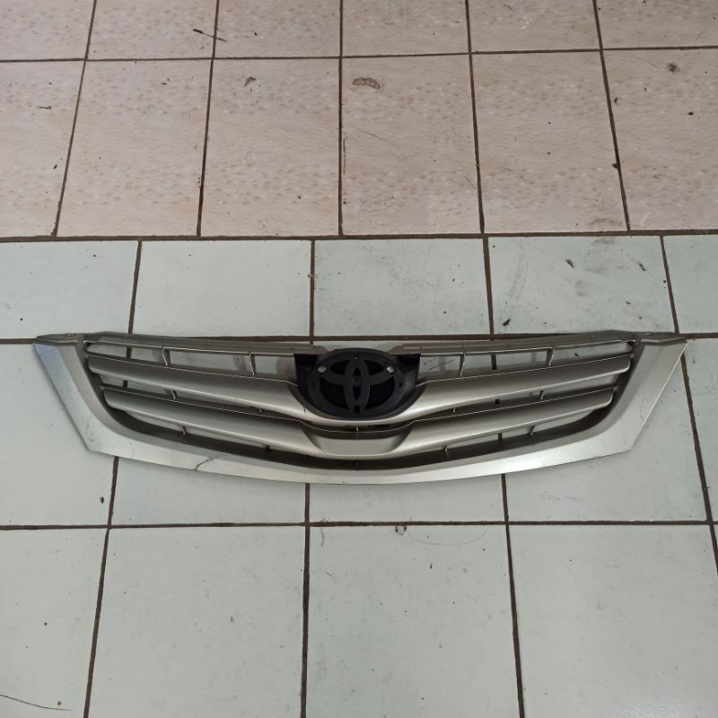 grill Innova tahun 2010 second copotan original kumplit