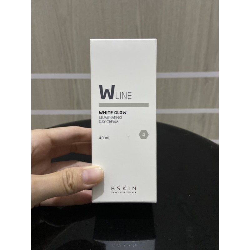 bskin (W line) white glow illuminating day cream