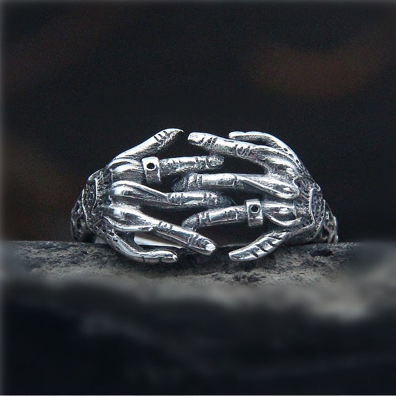 Cincin Model Terbuka Adjustable Desain Tangan Hantu Untuk Pria