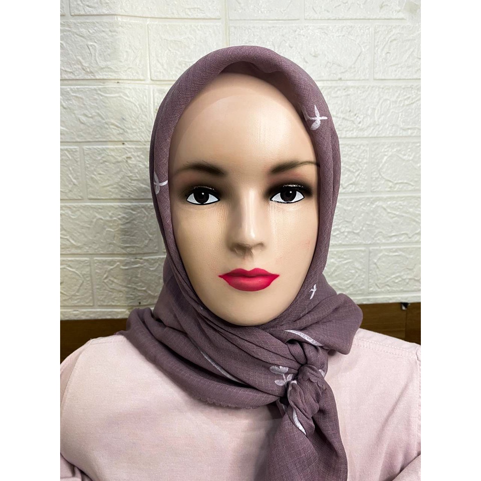 SEGIEMPAT MOTIF BUNGA LOVE CANTIK / KERUDUNG SEGI 4 WANITA MUSLIMAH