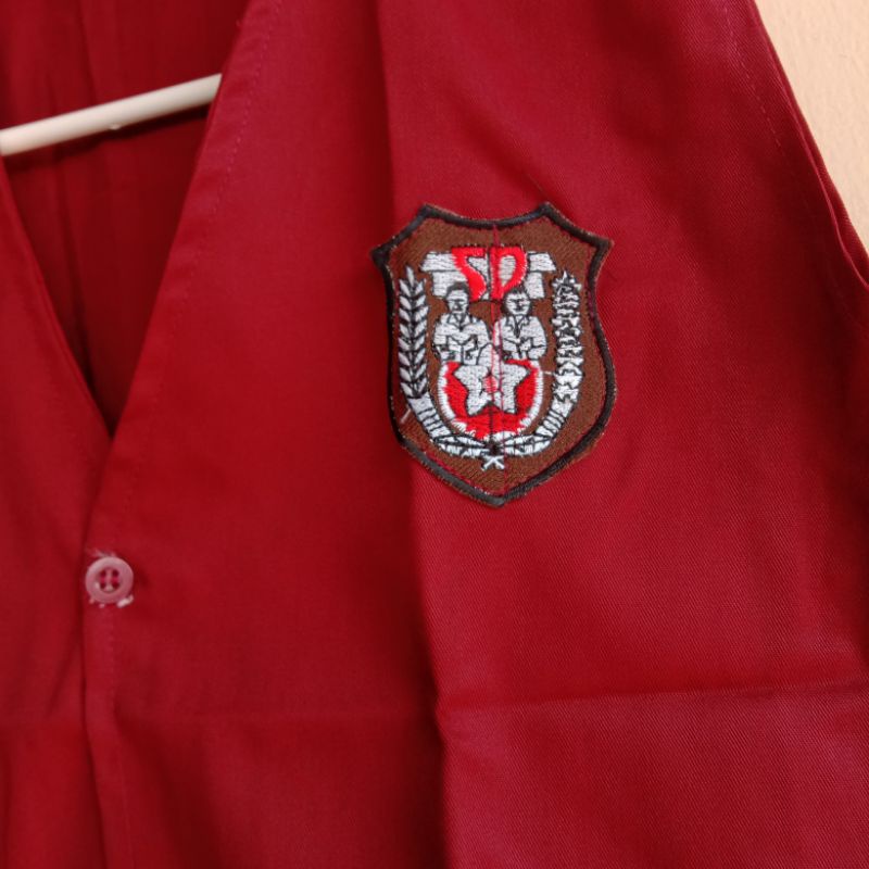 Seragam Sekolah Rompi SD Merah dan Hijau  Logo Bordir Bahan Kain Drill