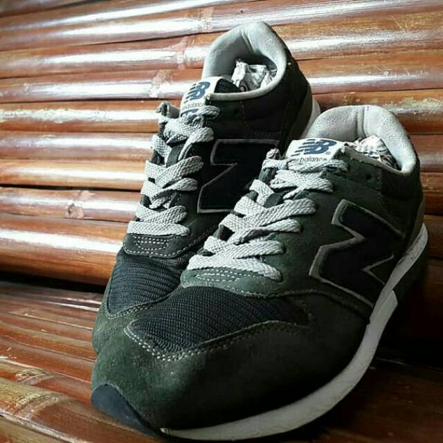 New Balance 996