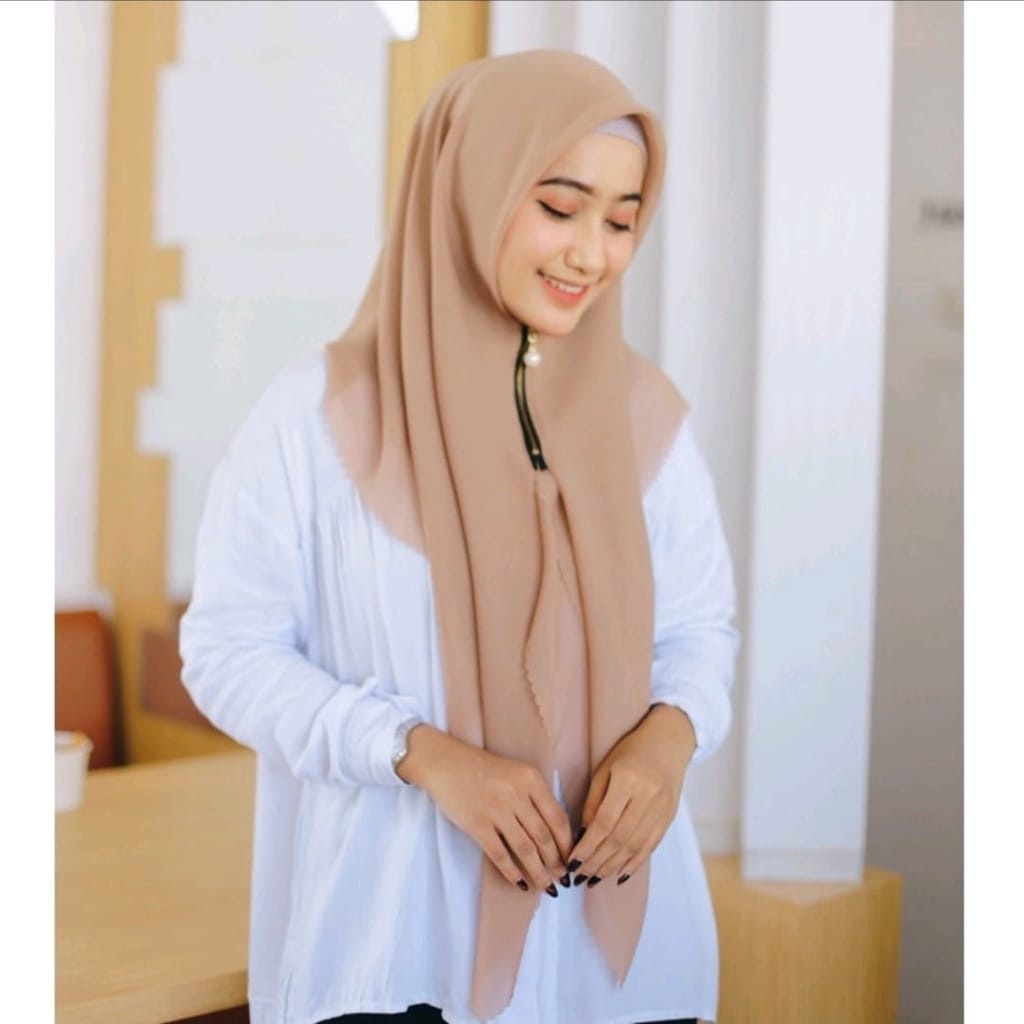 Jilbab Instan Ziper Resleting Bella Square Lasercut Terbaru Termurah / Alody's Collection