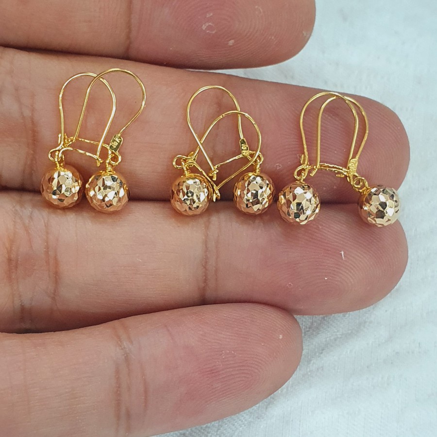 anting kawatan anak bola kecil variasi emas 70% 700 70 % 16k