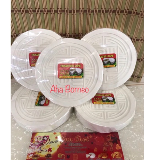 

Kue Bulan Tausakoh 2 Rasa Jun Choi Singkawang