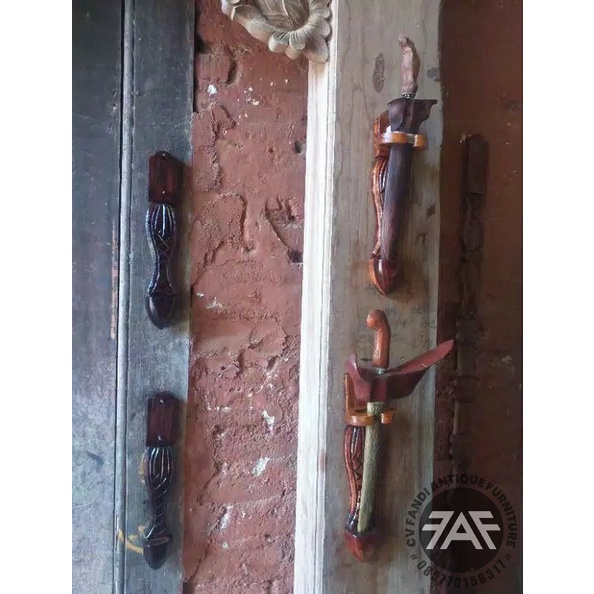 barang antik Blawong bethok sombro ukir Jepara  FX0089