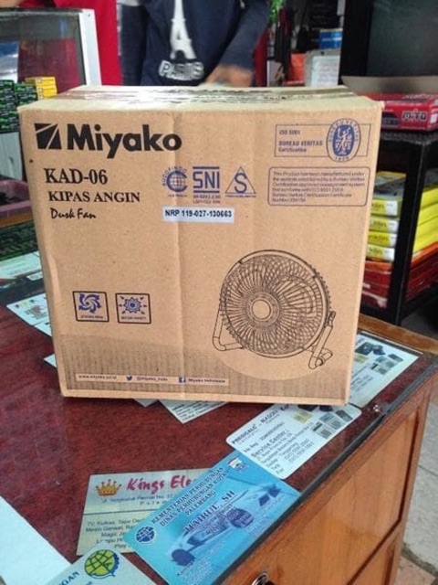 Miyako Kipas Angin Meja Mini 6 inch besi KAD - 06