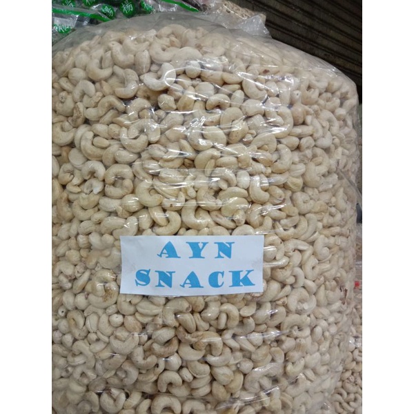 

Kacang Mede Mentah super 1kg