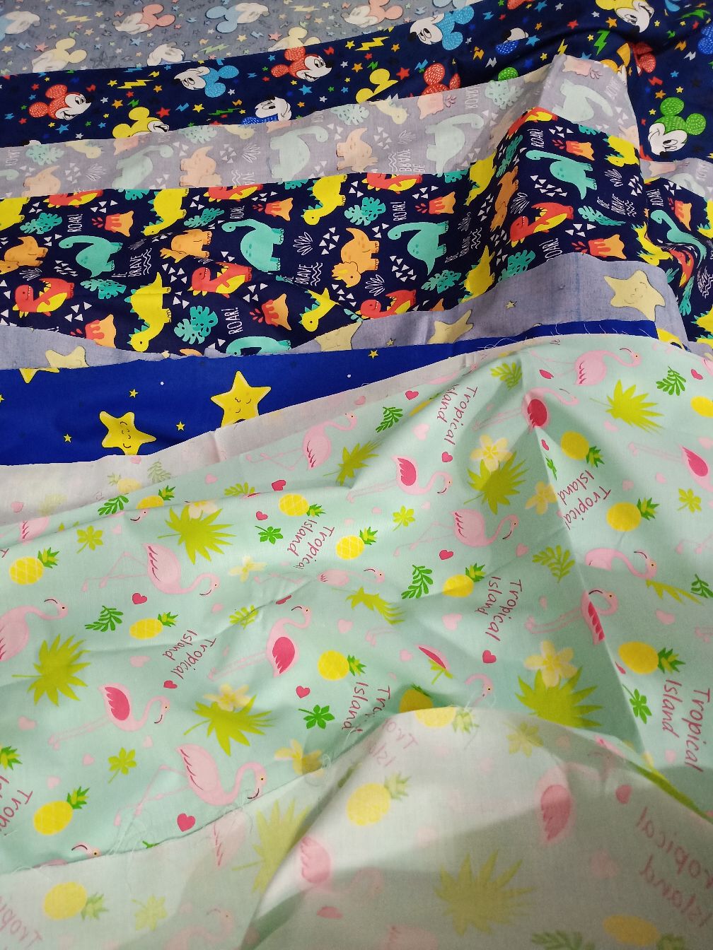 Hello Summer - Kain Sprei Katun Lokal Meteran Star Bintang Kecil