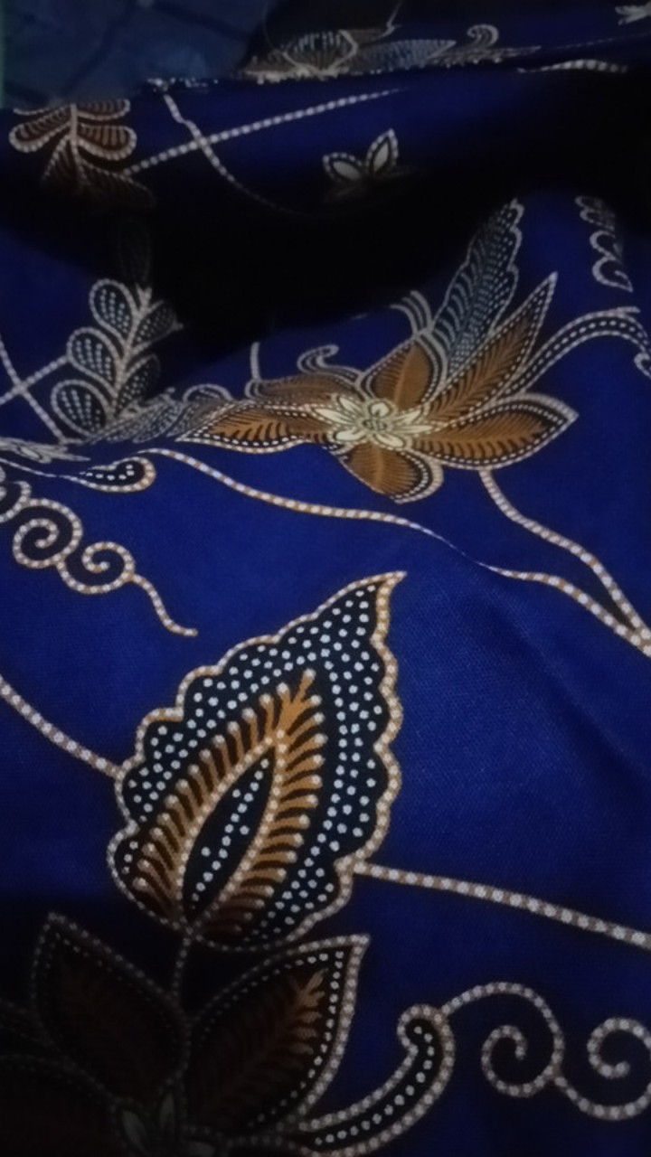 Batik Solo Kembang Biru Pendek Kemeja Pria Katun Halus Sragenan Full Furing