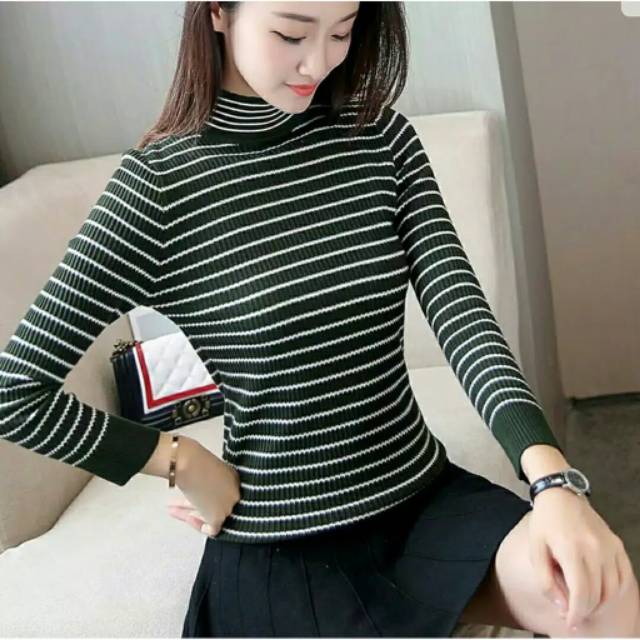 Basic Stripe Turtleneck Rajut Wanita