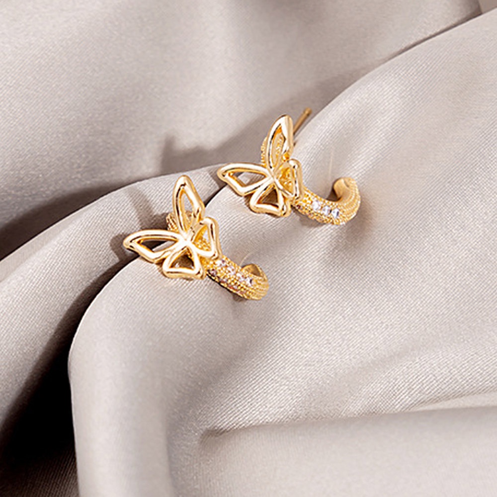 Anting Stud Desain Hewan Butterfly Bahan Metal Lapis Emas Untuk Wanita