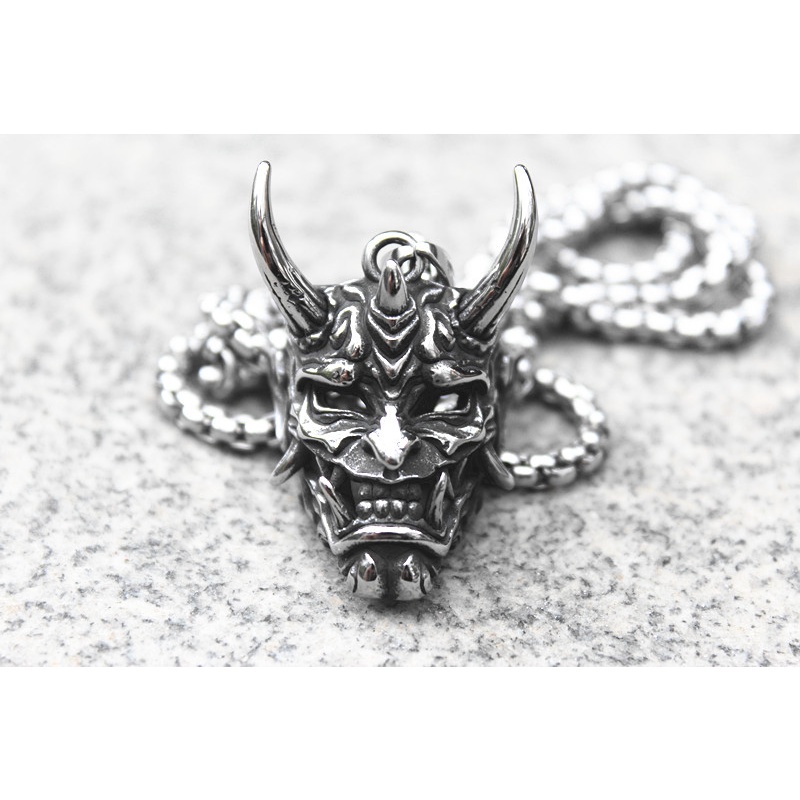 Kalung Liontin Tengkorak Segitiga Hantu prajna monster Bahan alloy Gaya Retro hipster hip hop Untuk Pria