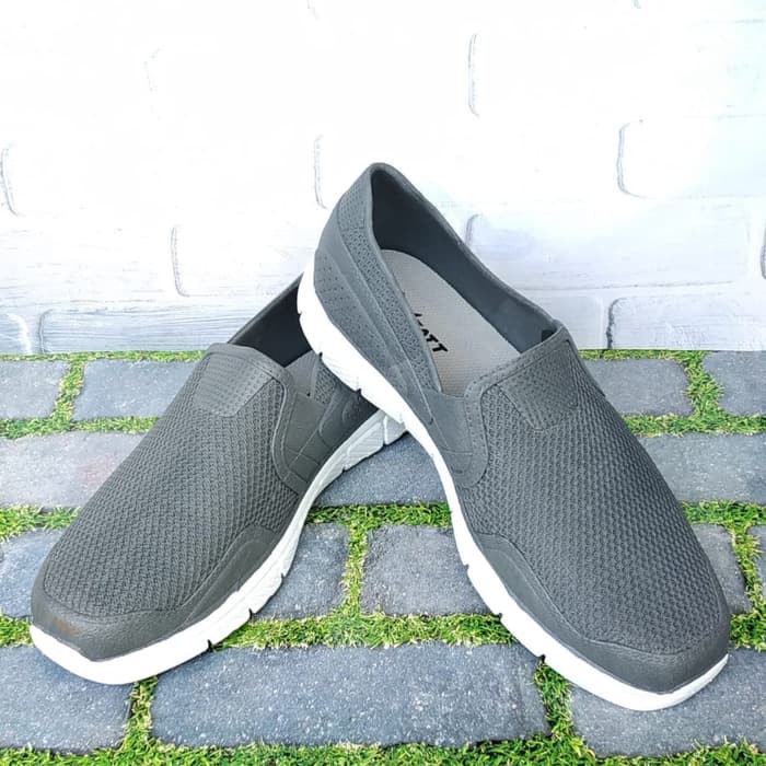 Sepatu Slip on Karet ATT Pria SMW 576