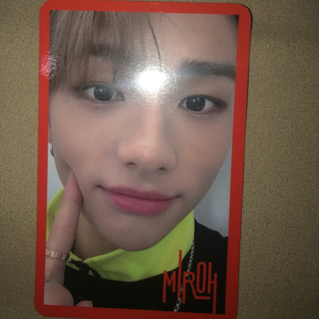 HYUNJIN RED BORDER MIROH PHOTOCARD