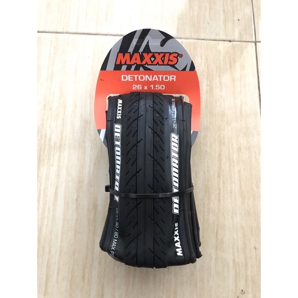Ban luar maxxis detonator 26 x 150 hitam