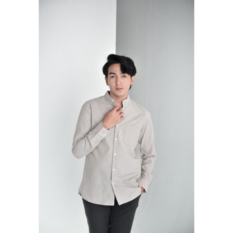 Mubeng - Kemeja Panjang Royal Oxford Collarless Cream