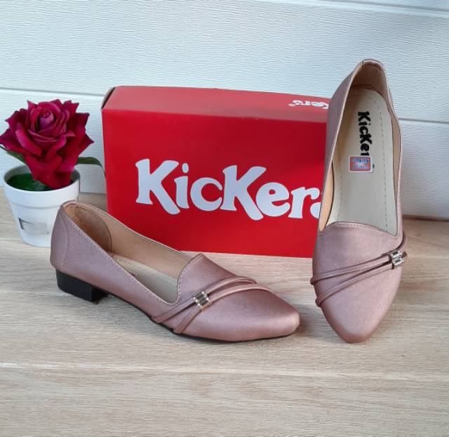 kickers cewek slip on balet