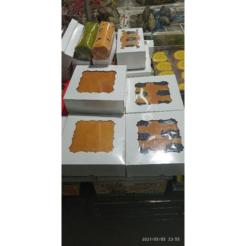 

BOLU LAPIS LEGIT SURABAYA (Ukuran Box Besar)