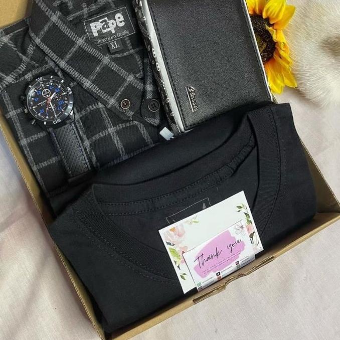 

NEW ARRIVAL !! 7.7 [BISA COD] - PART I GIFT BOX COWOK KEMEJA FLANEL KOTAK, KADO ULTAH, ANNIVERSARY, KADO BUAT SAHABAT PASANGAN [KODE 022]