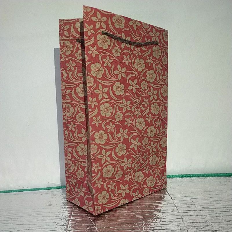 

Paper bag Hatari motif, uk 15x8x25