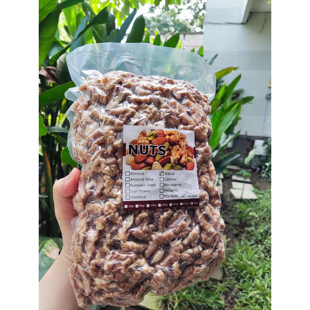 

ROASTED WALNUT MATANG 1KG KEMASAN VACUUM 1000 GRAM
