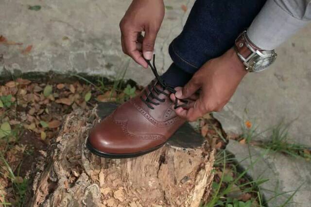 Sepatu wingtip klasik sepatu vintage sepatu pantofel pria Model Luiz