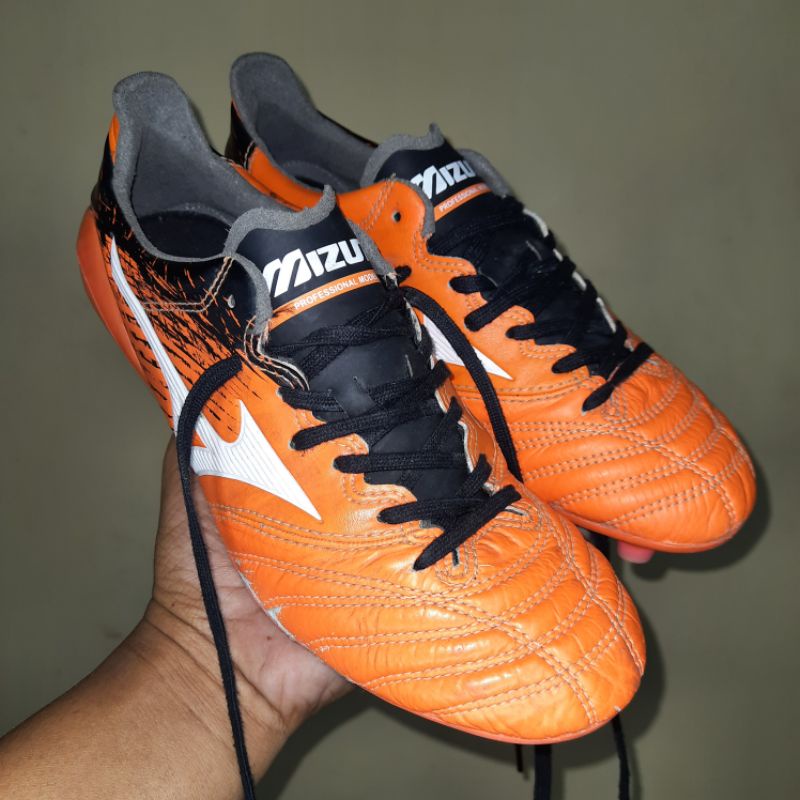 sepatu bola Mizuno original second