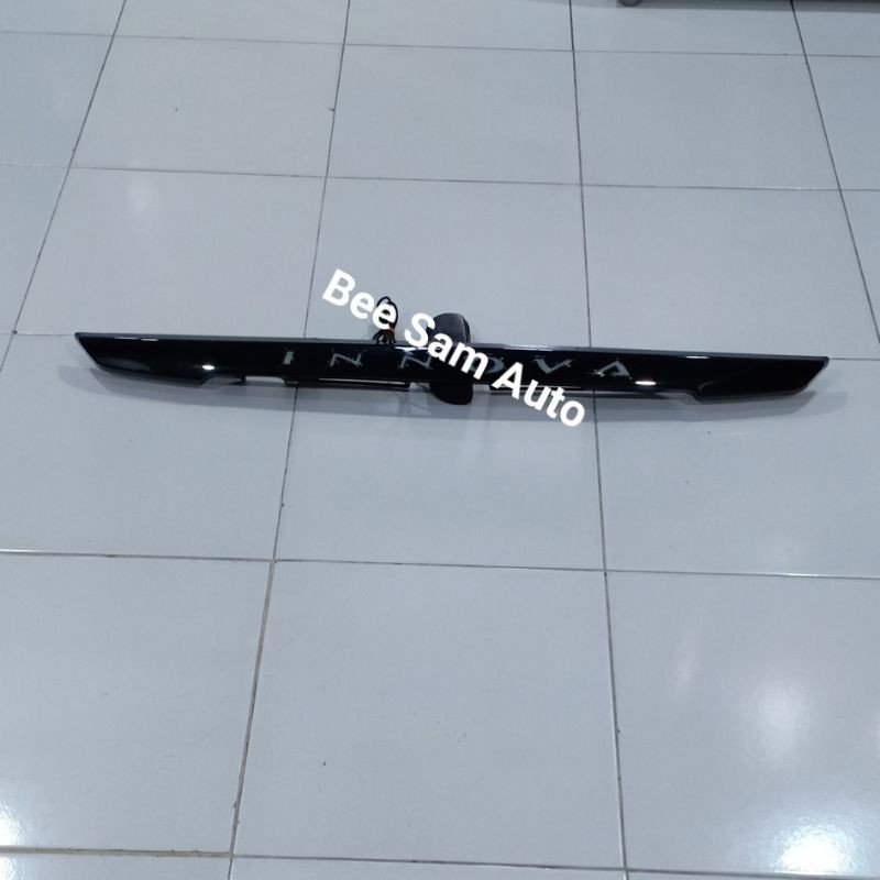 TRUNK LID LED KIJANG INNOVA 2012-215